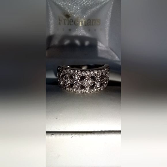 Friedmans Jewelry - 18k White Gold Diamond Ring Size 6.5 with Ring Box
